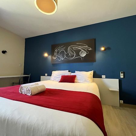 Brit Hotel Du Parc Niort Centre-Parking Gratuit Exterior foto