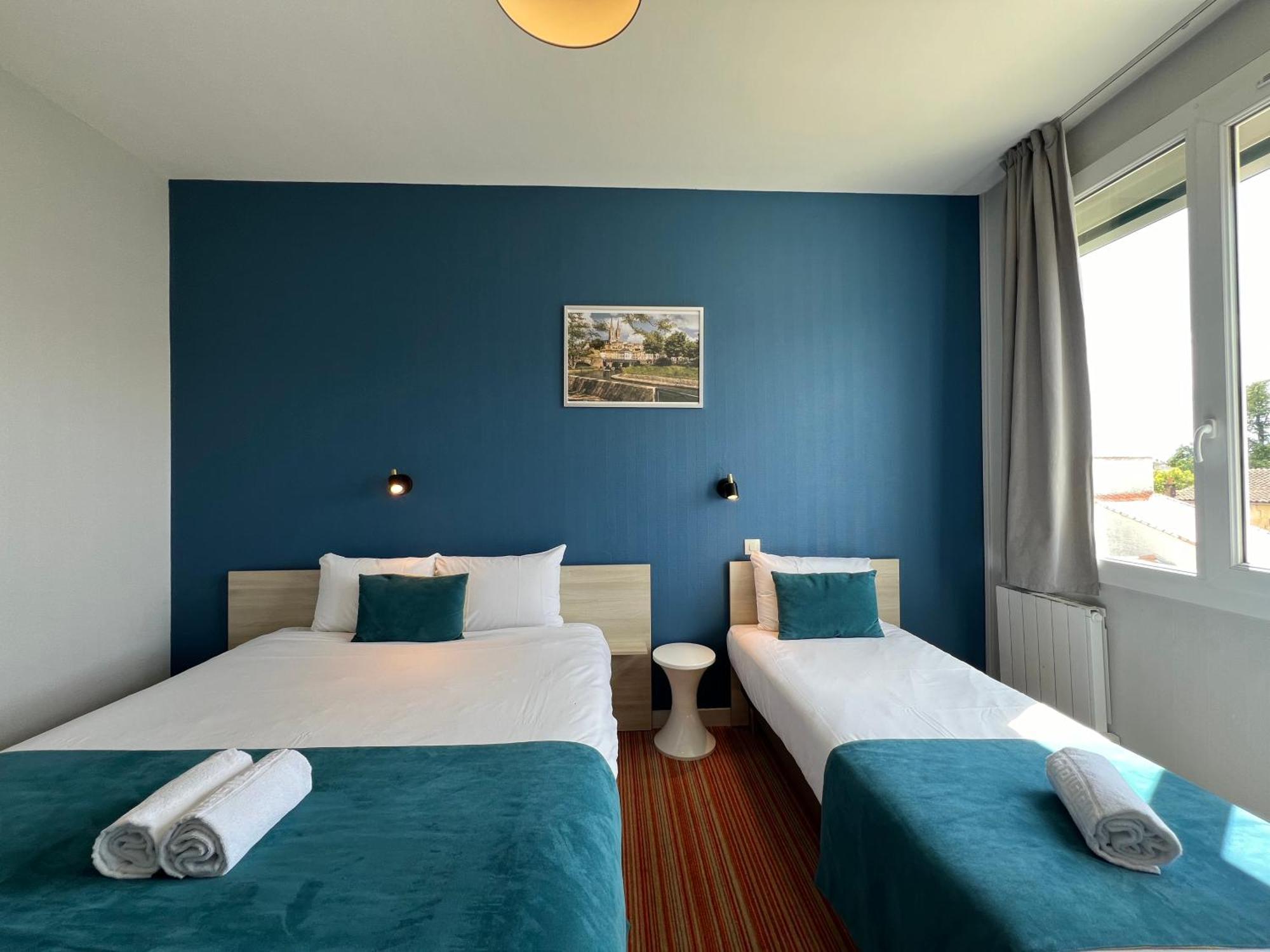 Brit Hotel Du Parc Niort Centre-Parking Gratuit Exterior foto