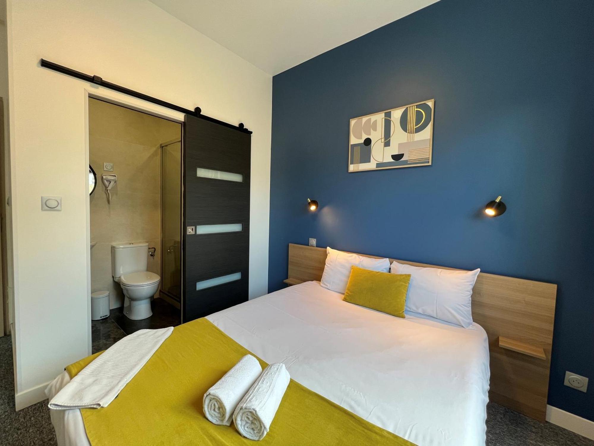 Brit Hotel Du Parc Niort Centre-Parking Gratuit Exterior foto